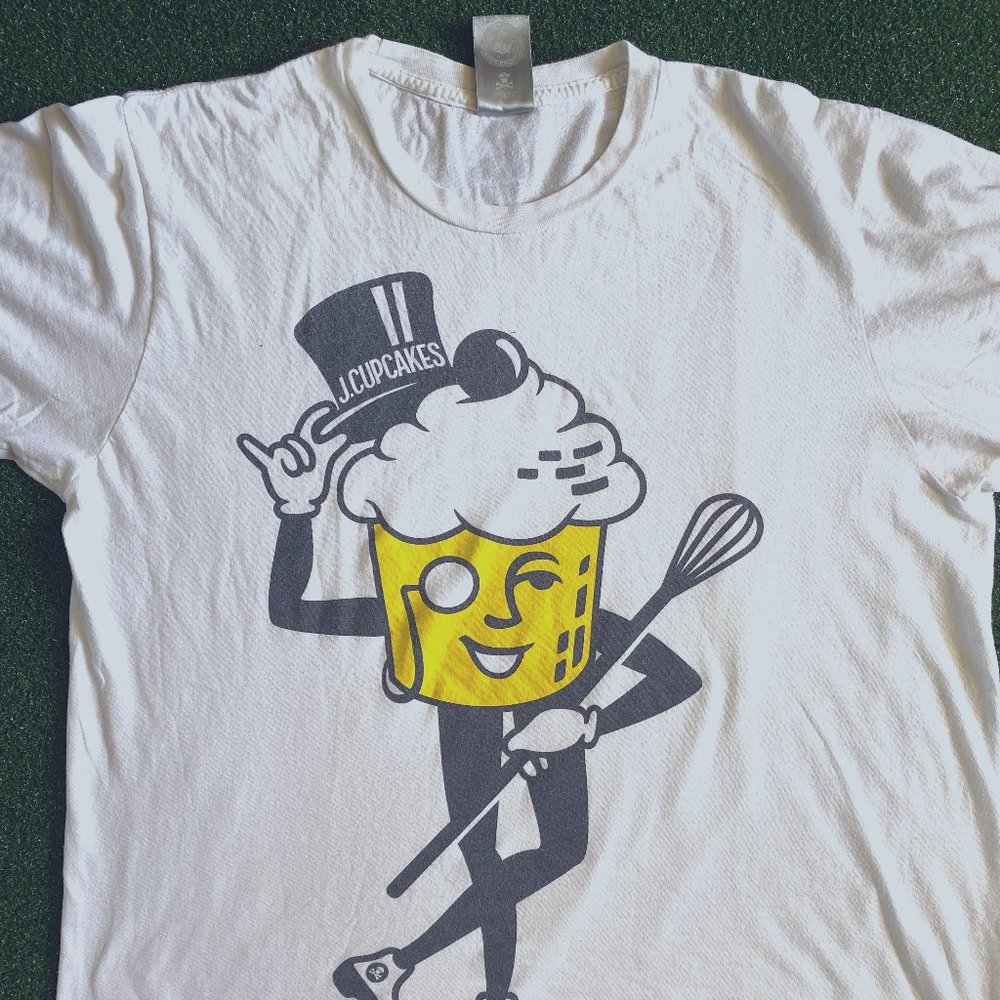 Johnny Cupcakes x Mr. Peanut Collab Size L